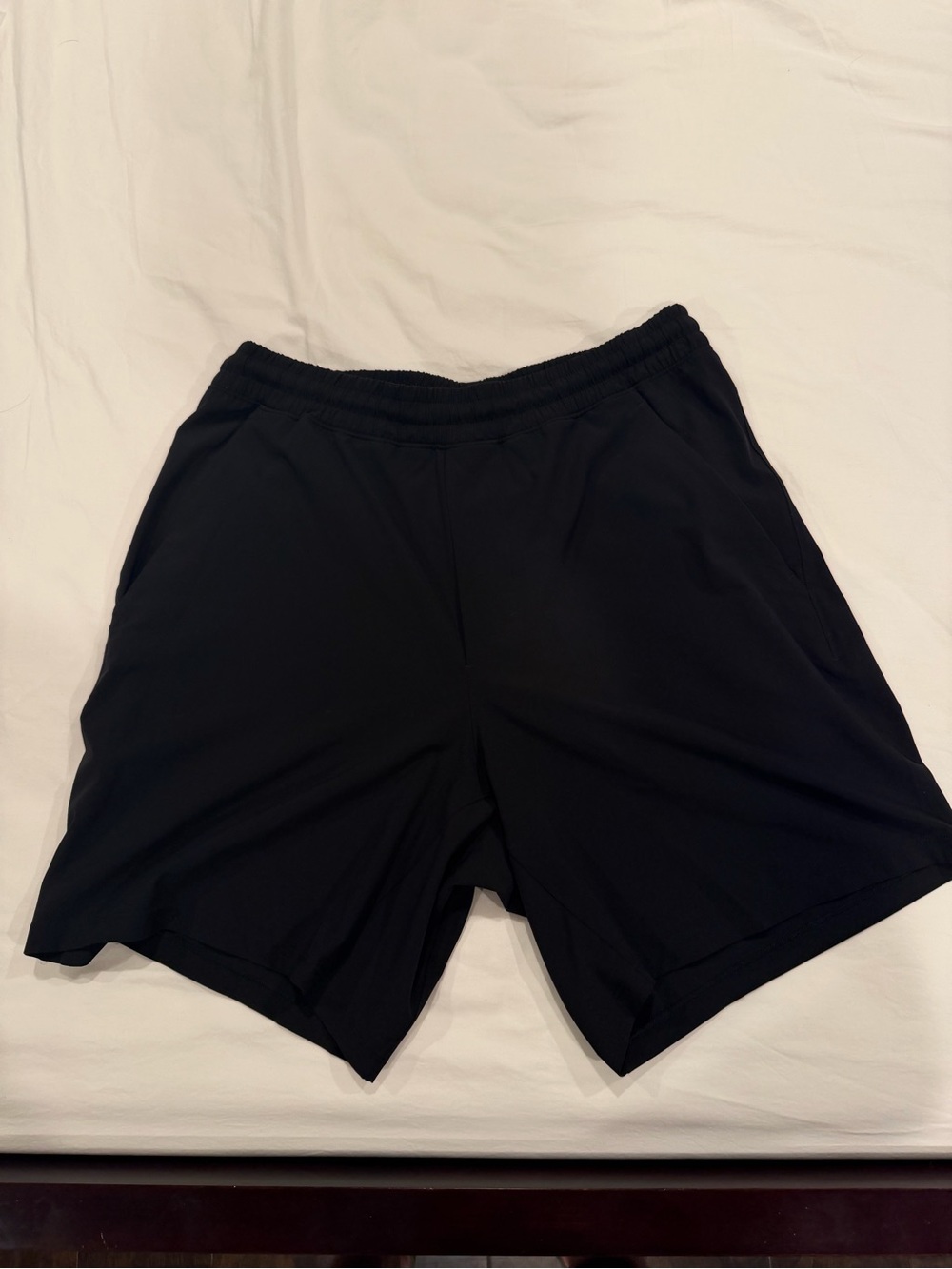 lululemon athletica Men's pace breaker Shorts - Picture 2 of 4
